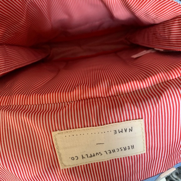 Helschel Survey Square - Picture 3 of 5